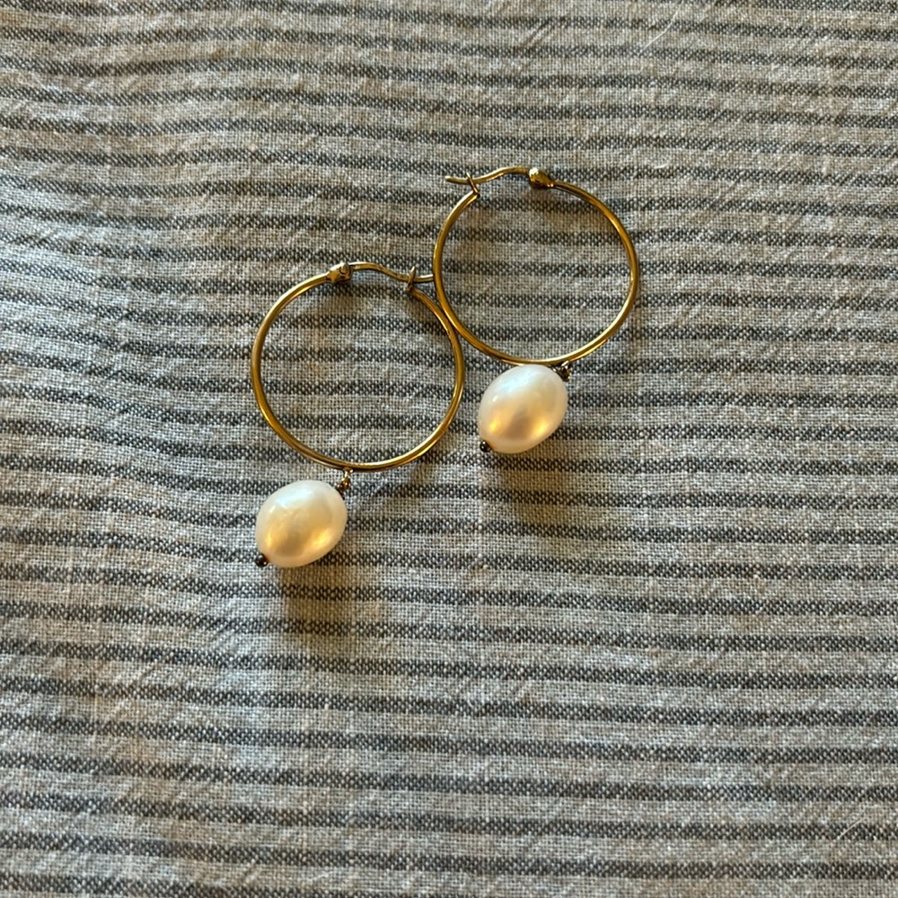 Mejuri Pearl drop earrings
